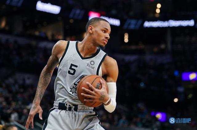 月内被彻底 月内被彻底